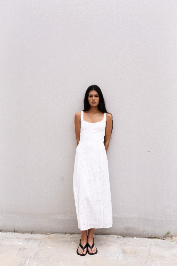 VESTIDO MIDI PERFORADO