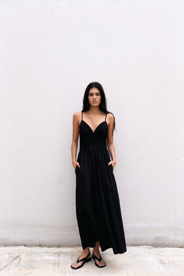VESTIDO MIDI BORDADO