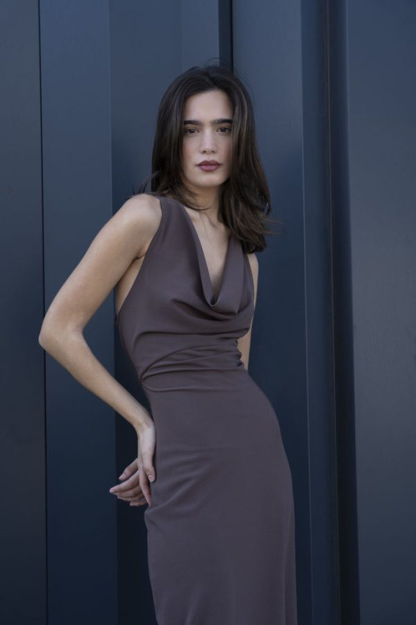 VESTIDO MIDI MARRÓN