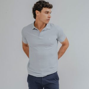POLO BÁSICO REGULAR FIT CELESTE