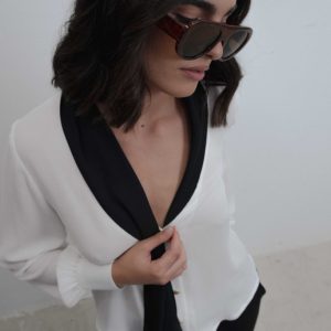 BLUSA DETALLE PAÑUELO
