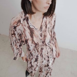CAMISA SEMI TRANSPARENTE ESTAMPADA